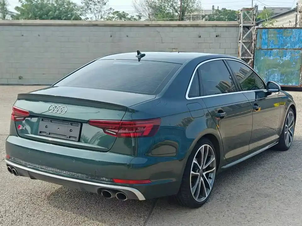 Audi S4