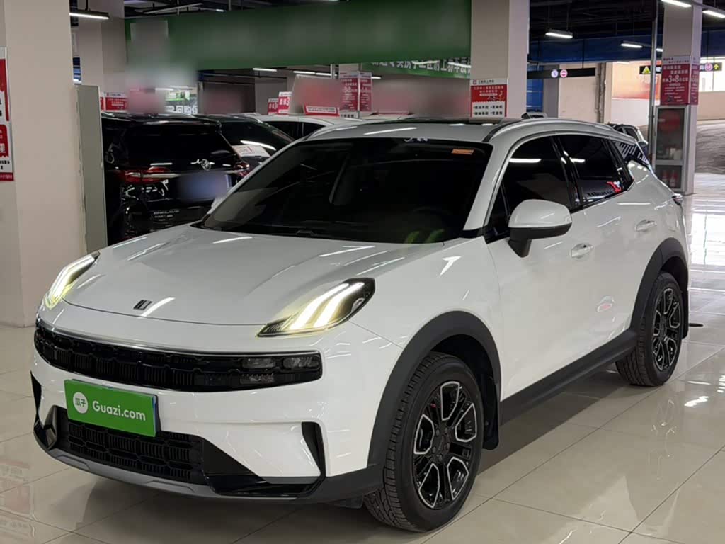 Lynk & Co 06