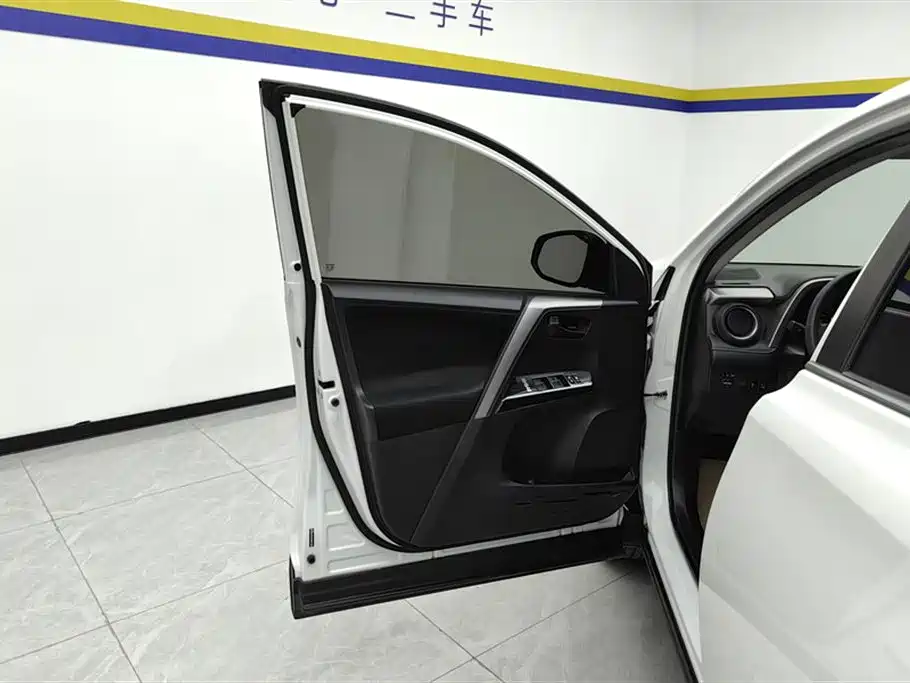 Toyota RAV4 Rongfang