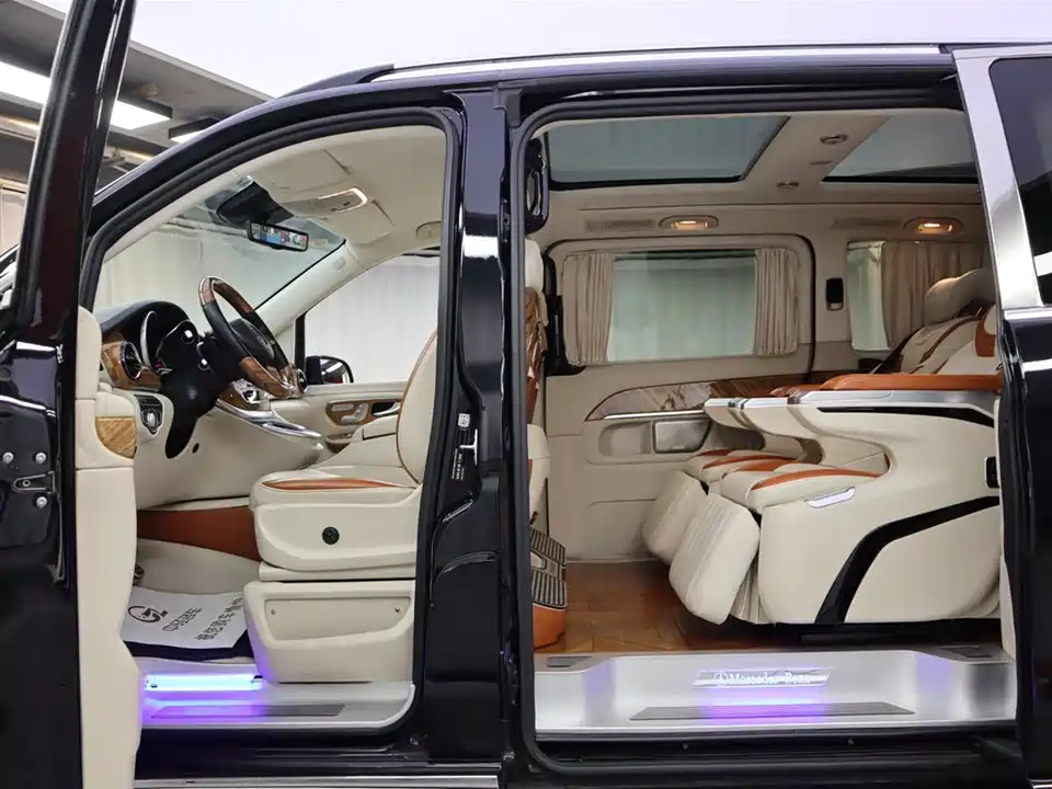 Mercedes-Benz V-class