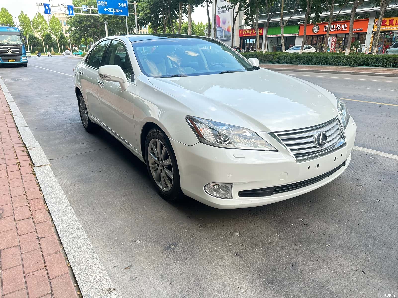 Lexus ES, 2010 3