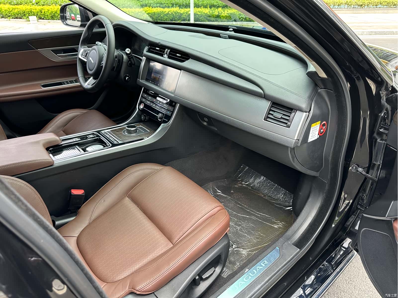 Land Rover XFL, 2018 32