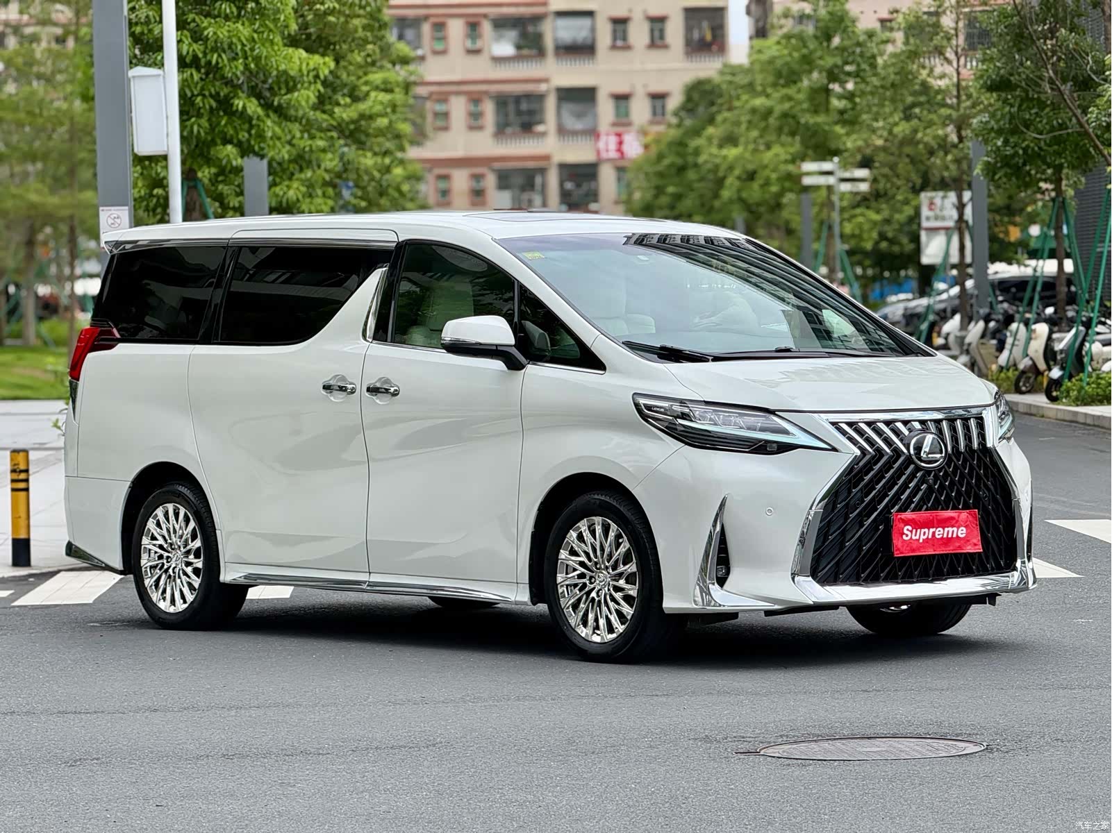 Toyota Alphard, 2015 3