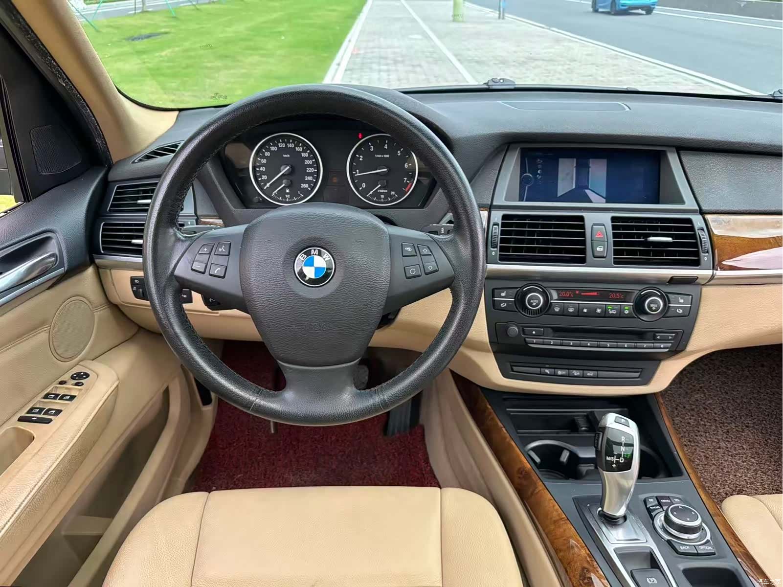 BMW X5, 2010 8