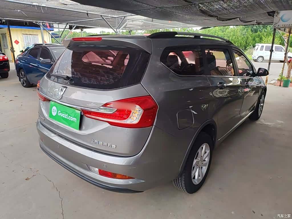 Wuling 310W, 2017 7