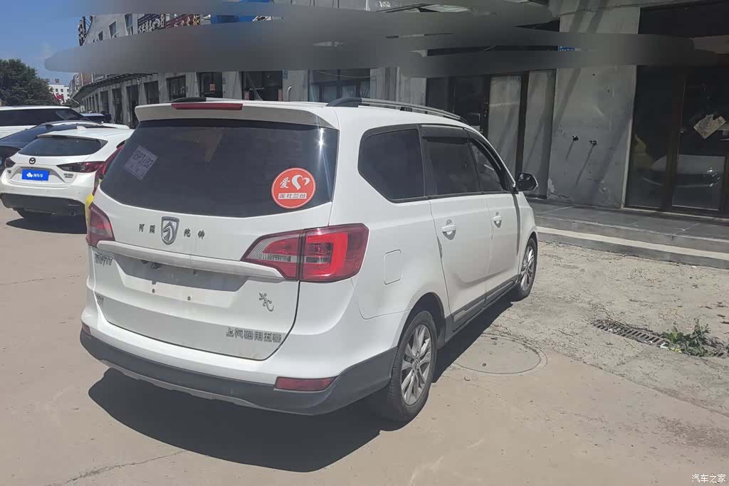 Wuling 730, 2017 3
