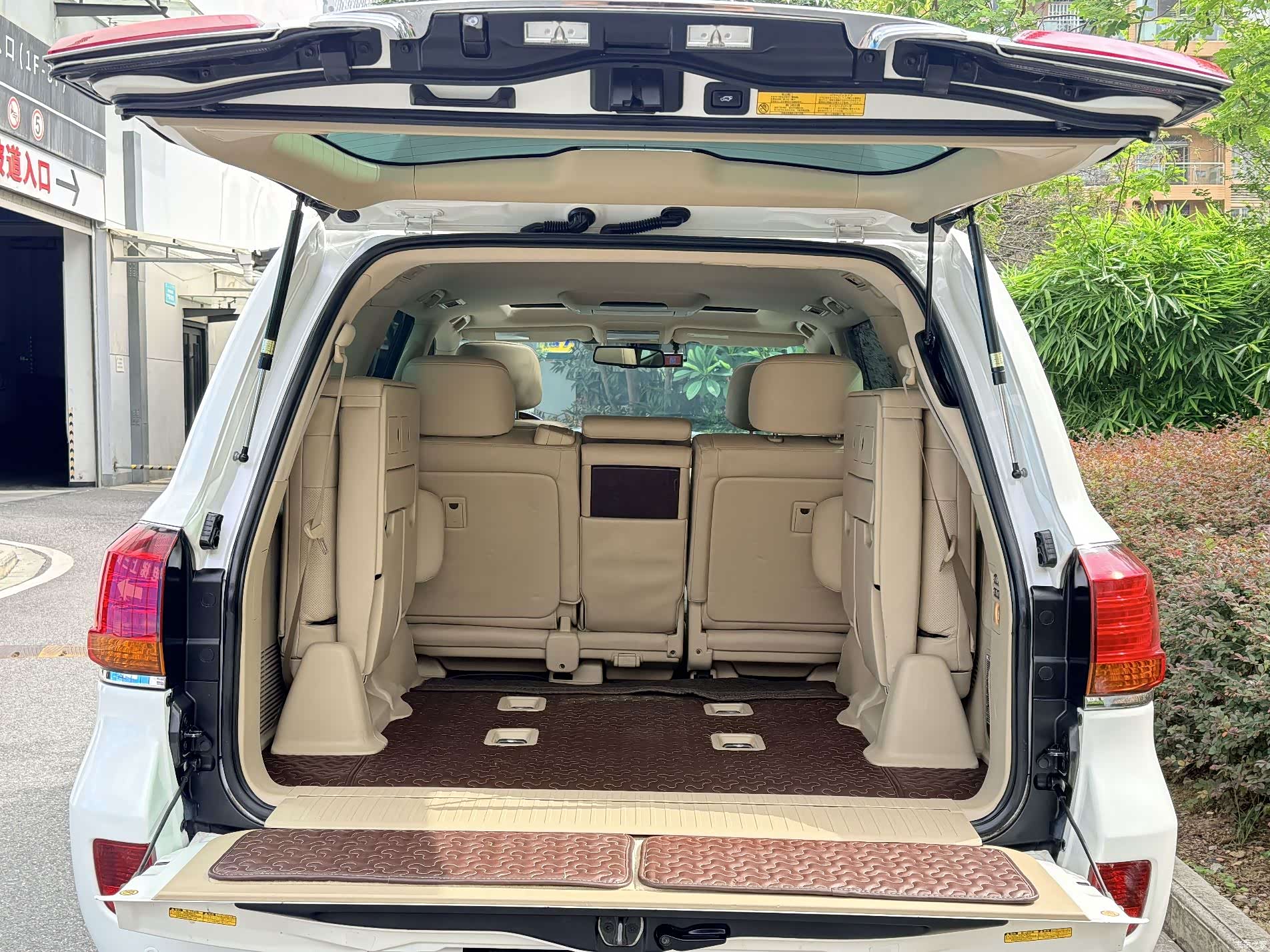 Lexus LX, 2008 23