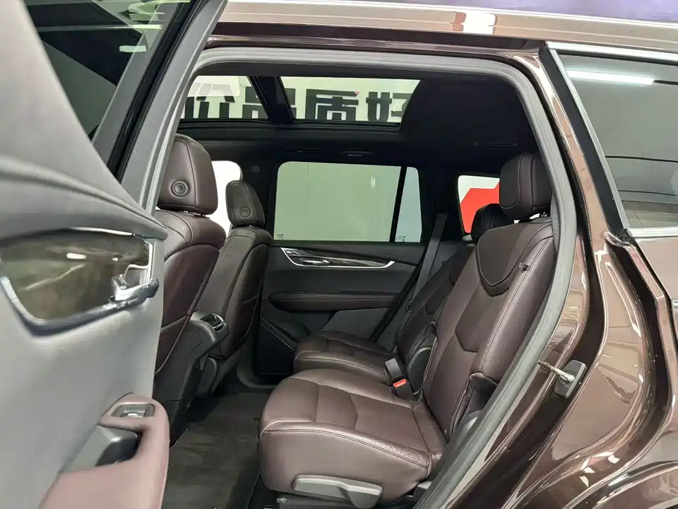 Cadillac XT6