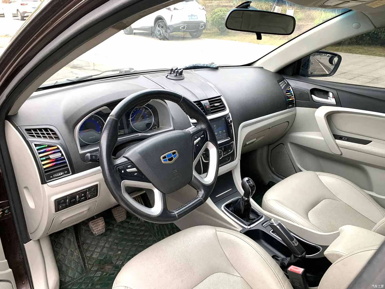 Geely Emgrand, 2015 10