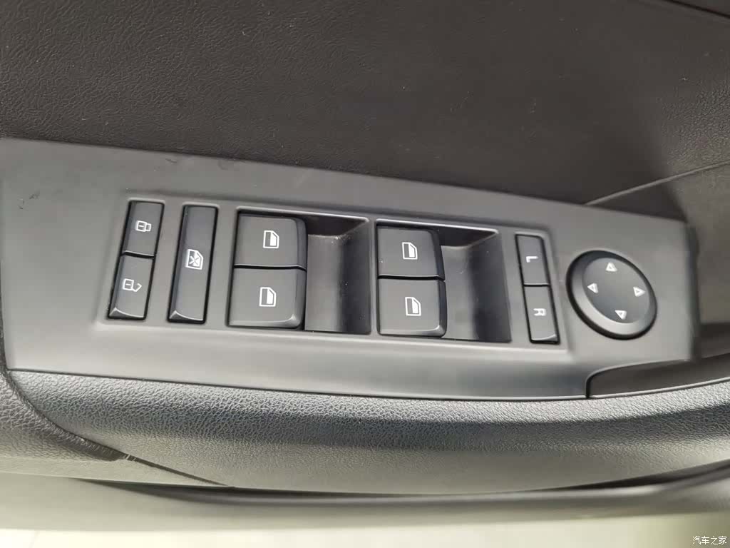 Roewe 360, 2017 9