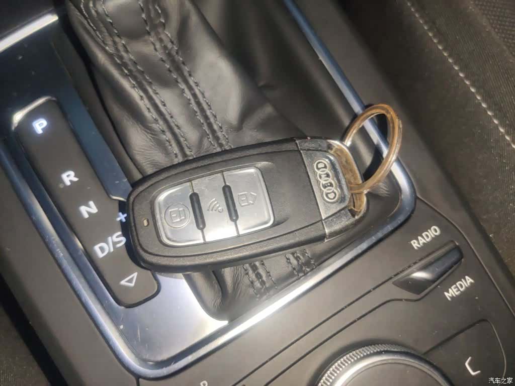 Audi Q2L, 2021 9