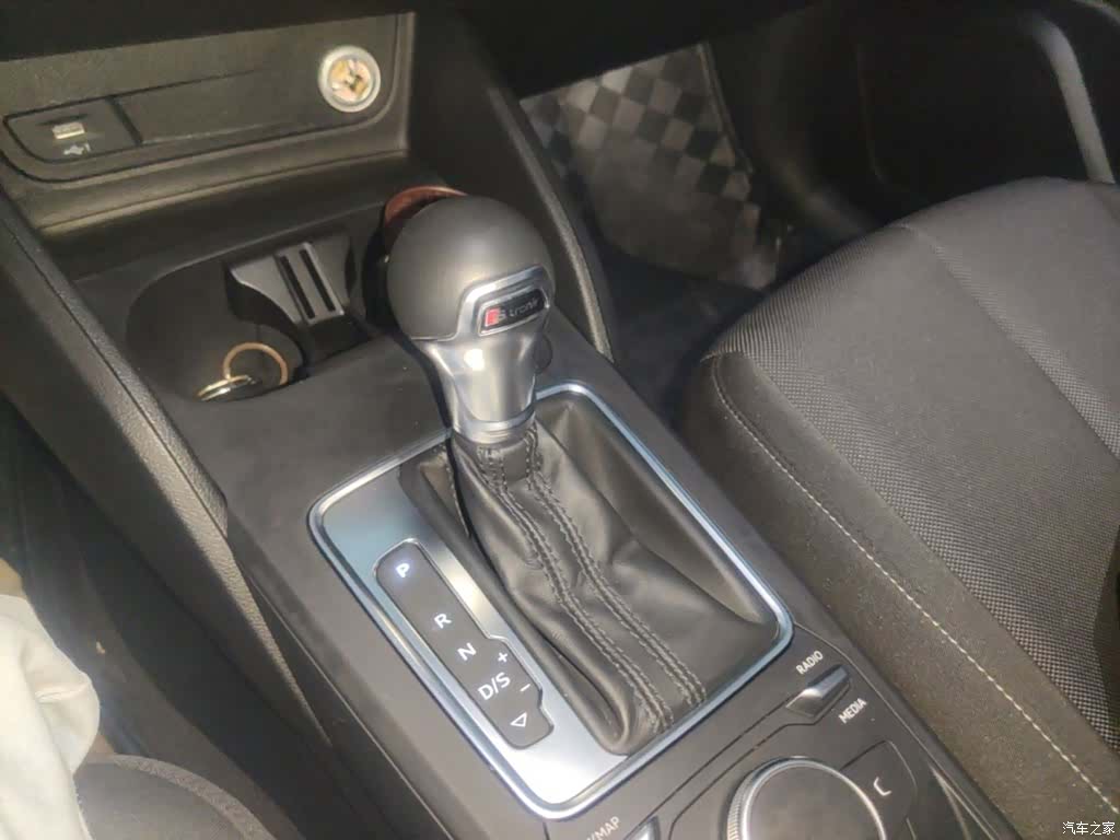 Audi Q2L, 2021 14