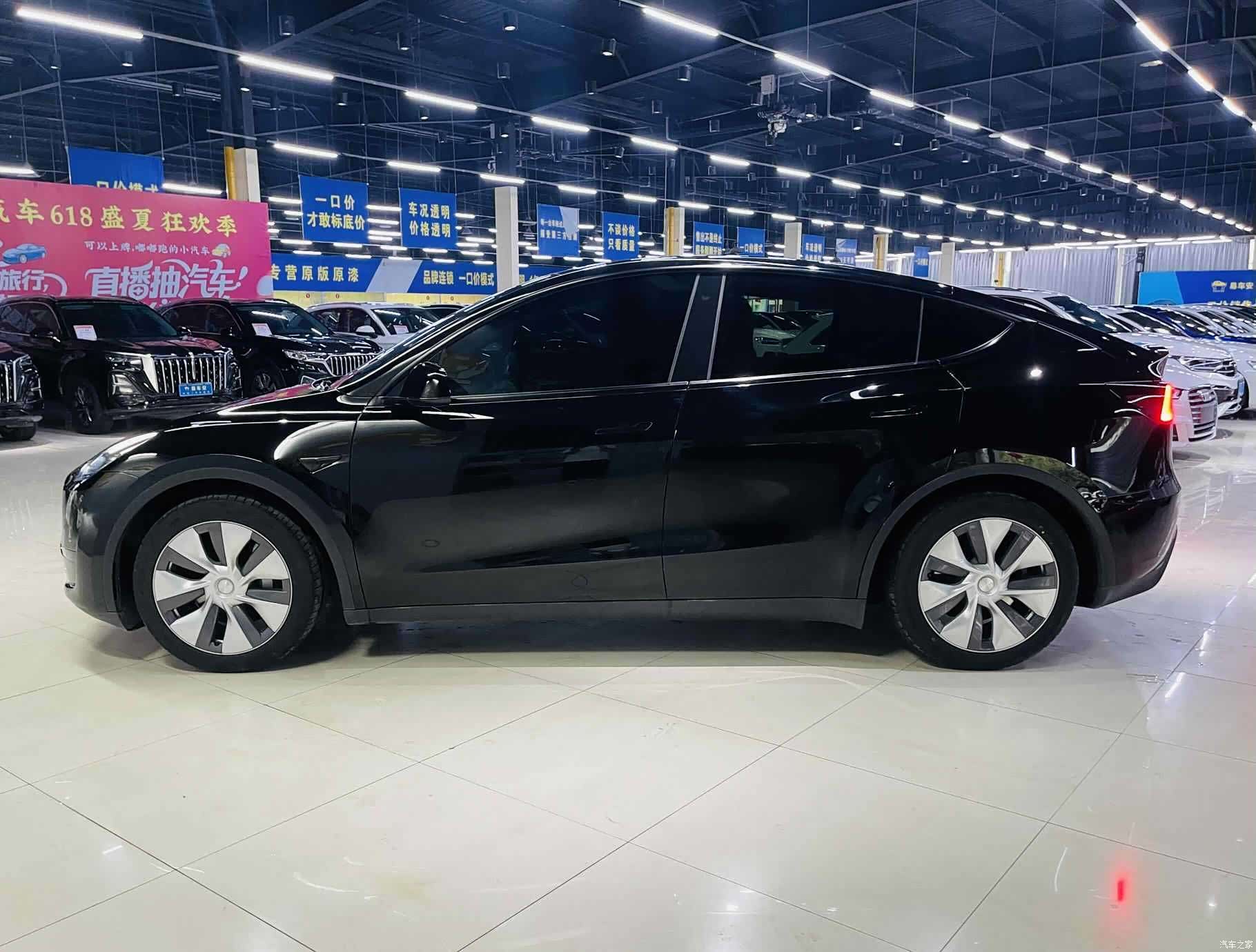 Tesla Model Y, 2022 все фото