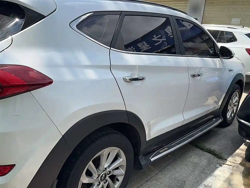 Hyundai Tucson