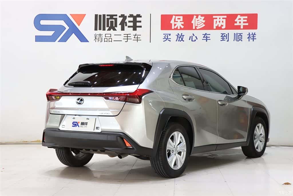 Lexus UX, 2022 все фото