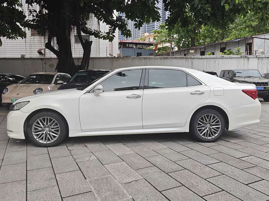 Toyota Crown 2018, фото 3