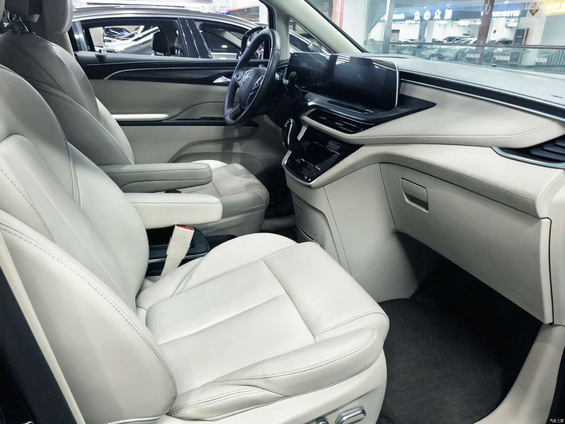 Buick GL8, 2023 4