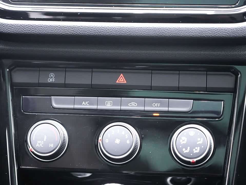 Volkswagen T-ROC exploring Songs