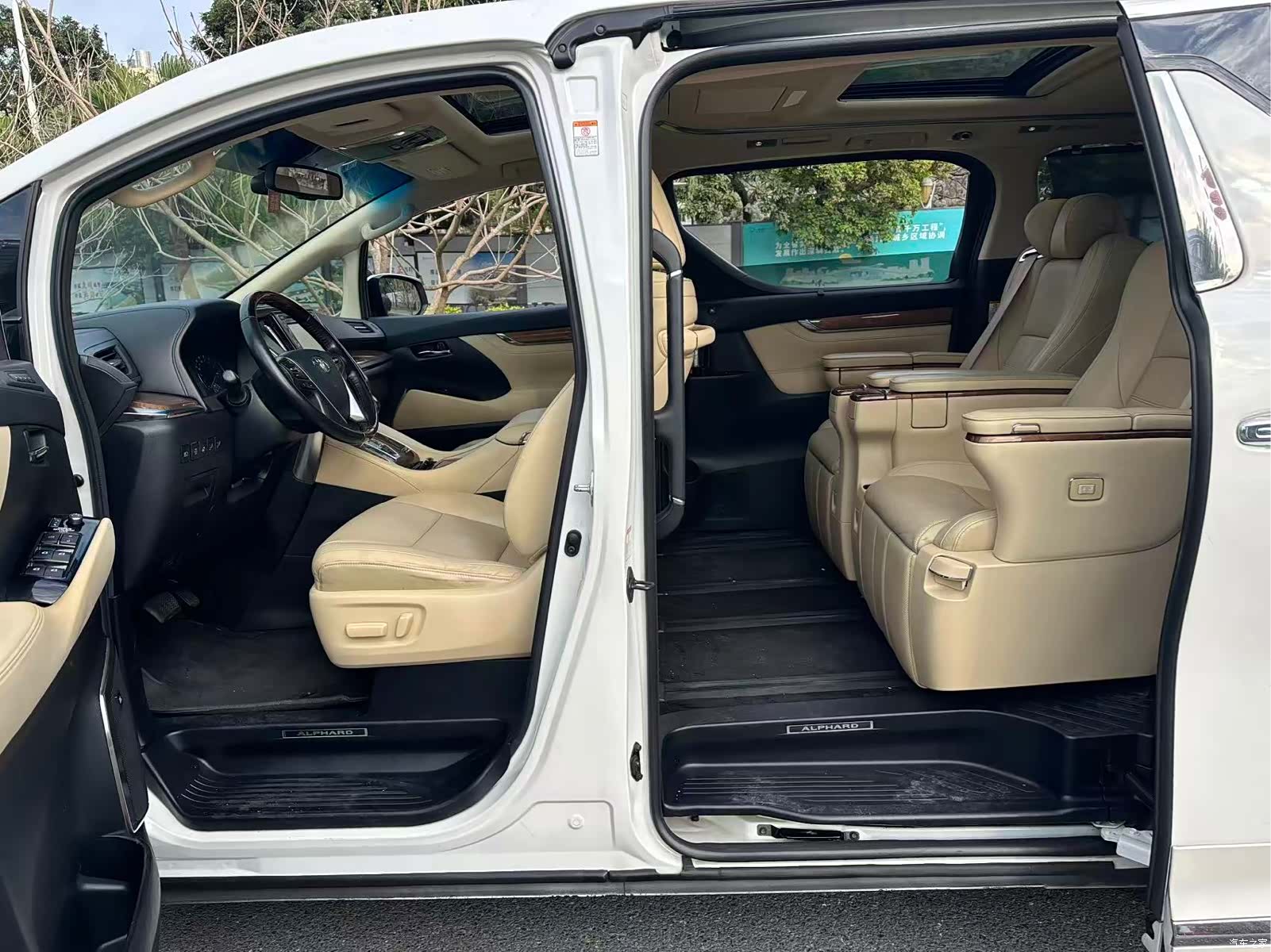 Toyota Alphard, 2017 7