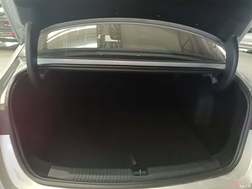 Roewe D7, 2025 19
