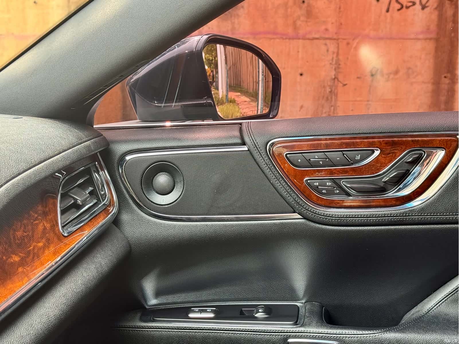 Lincoln V, 2021 10