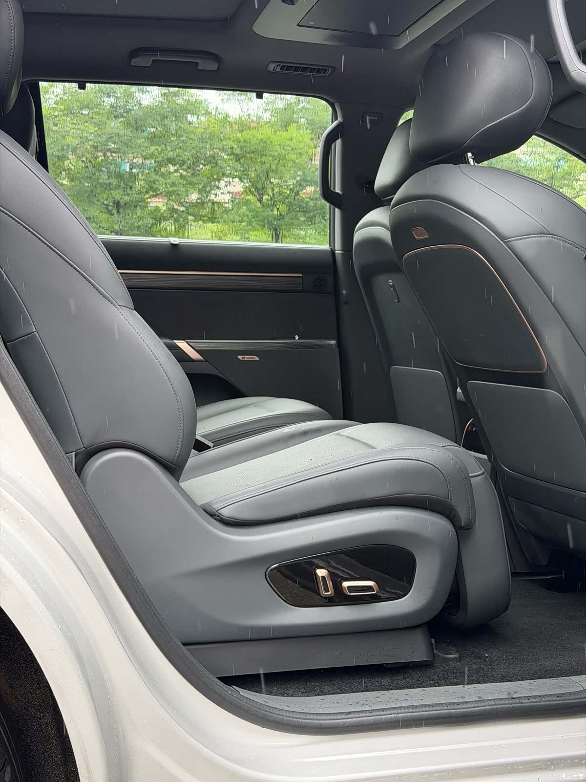 DongFeng eπ008, 2025 10