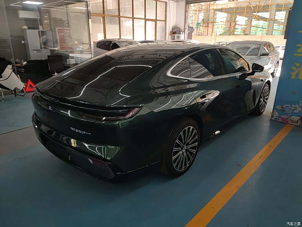 Geely 8, 2025 7