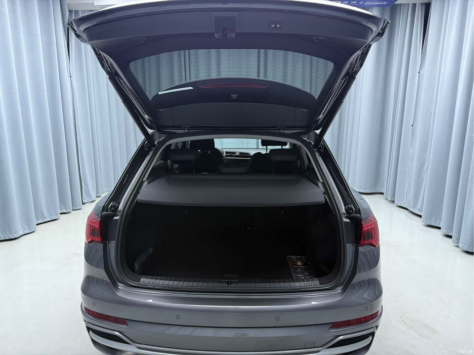 Audi Q3, 2022 11