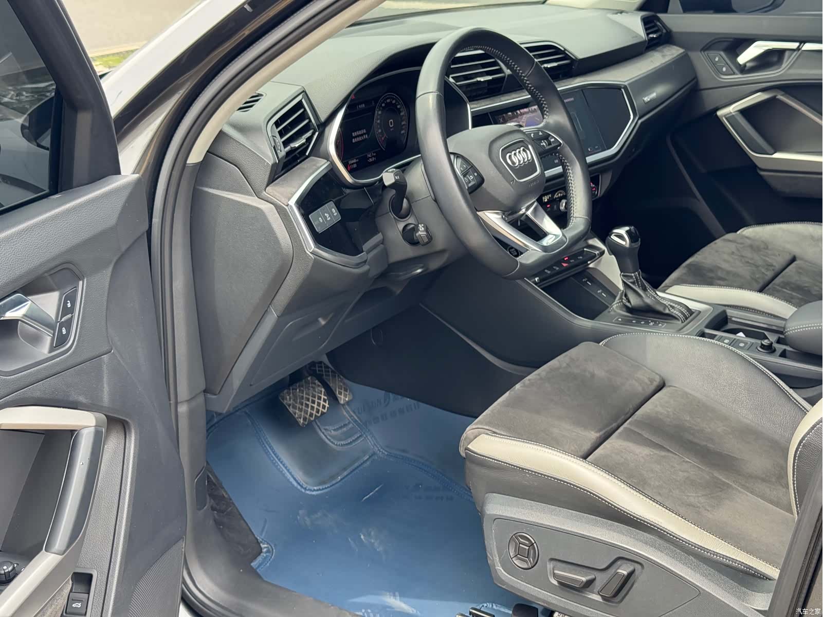 Audi Q3, 2022 11