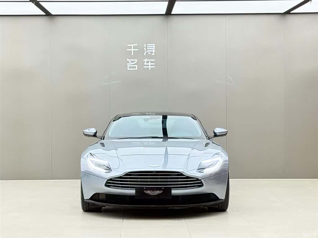 Aston Martin DB11, 2021 2