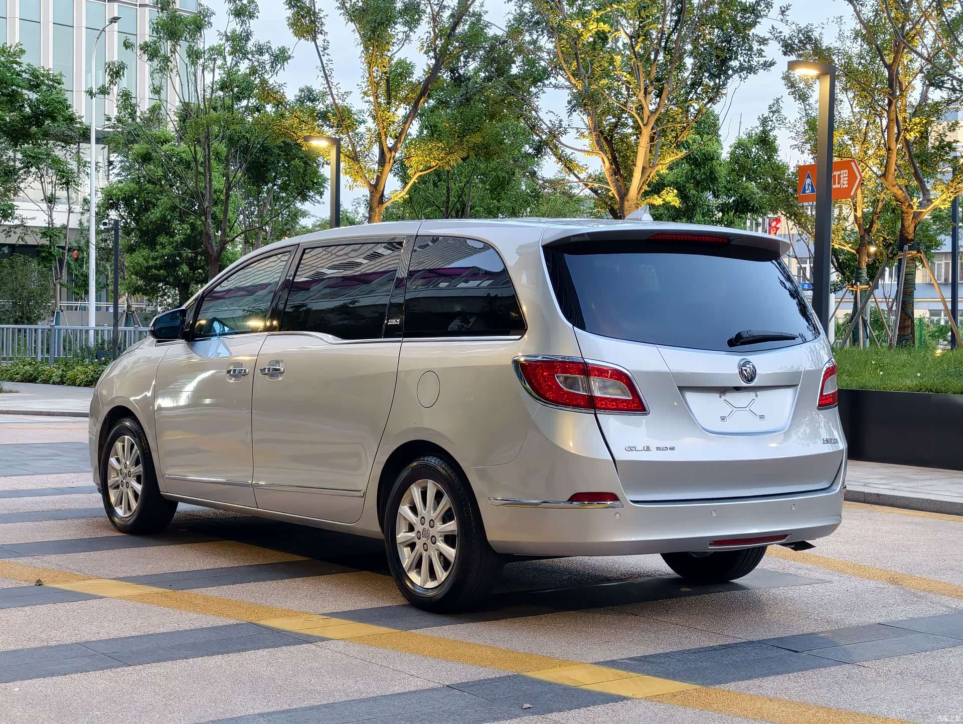 Buick GL8, 2012 6