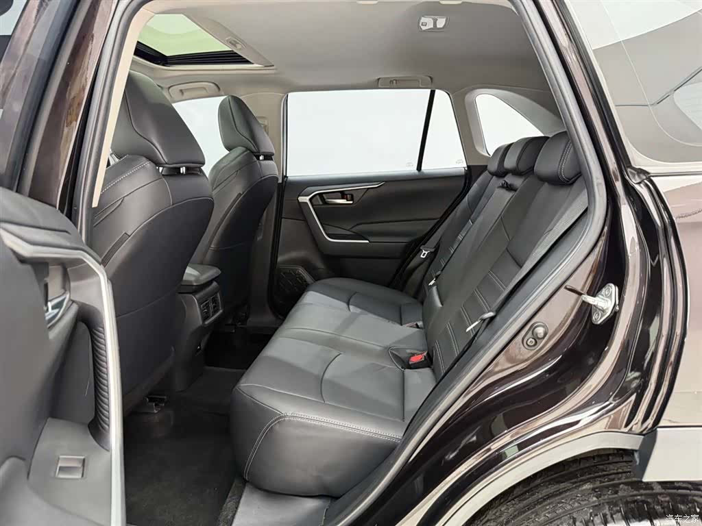 Toyota Wildlander, 2021 17