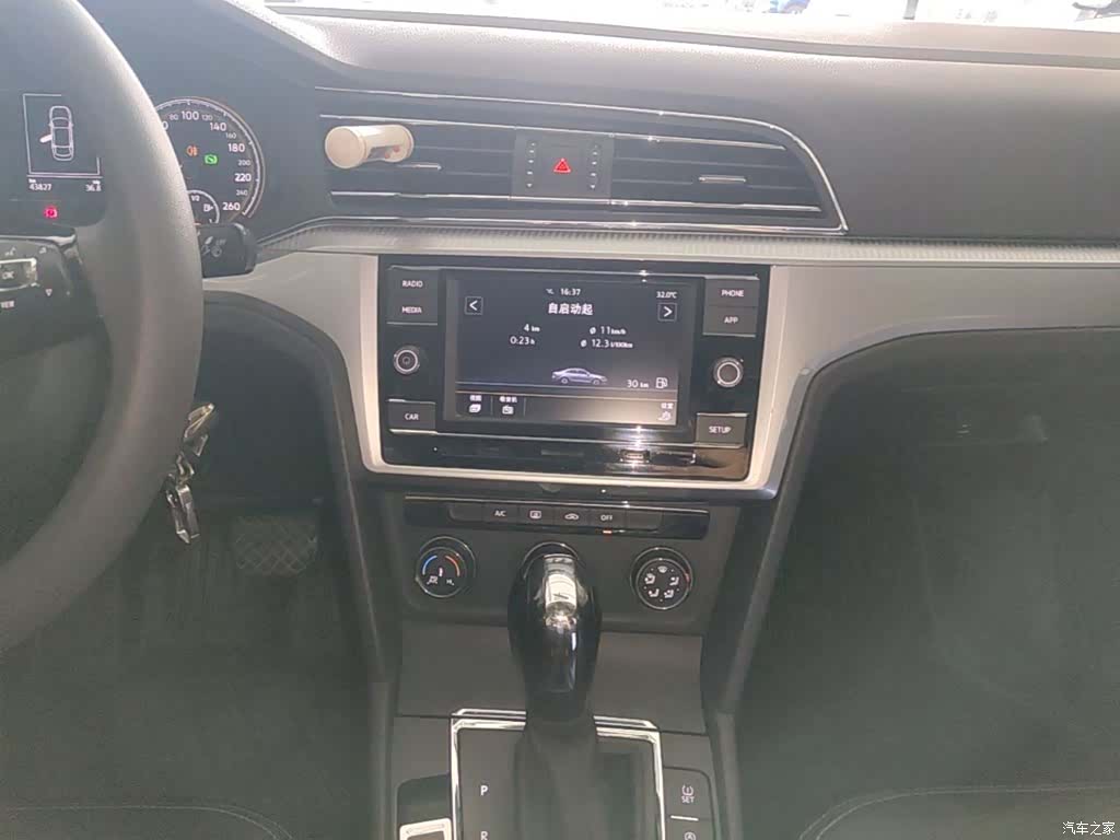 Volkswagen Lamando, 2019 13