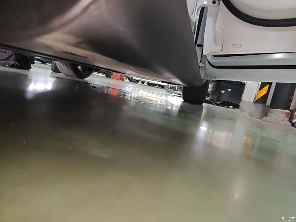 Tesla Model Y, 2022 21