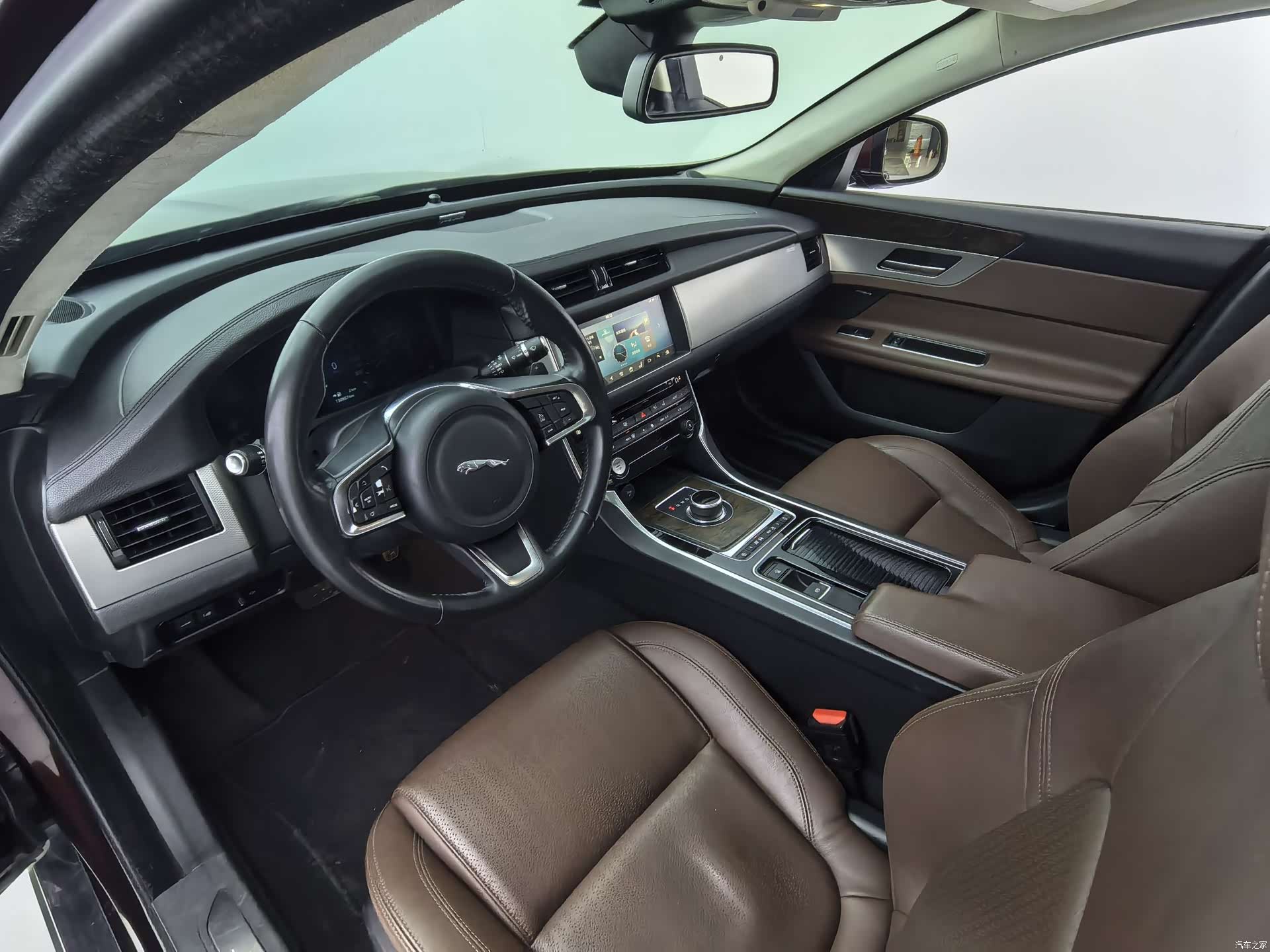 Land Rover XFL, 2017 16