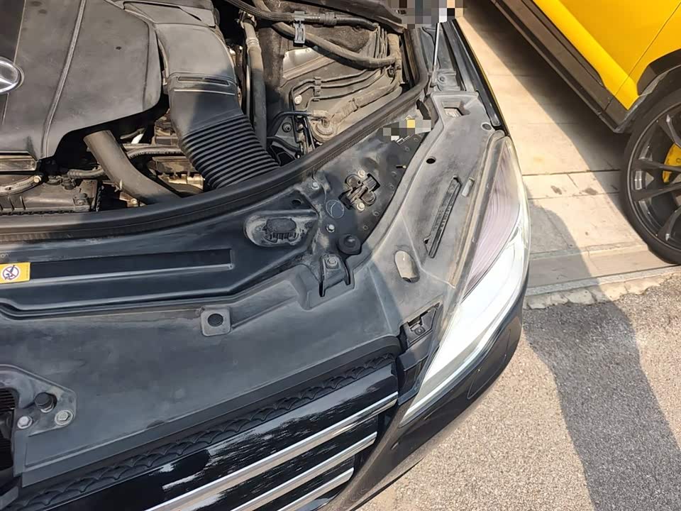 Mercedes-Benz R-class