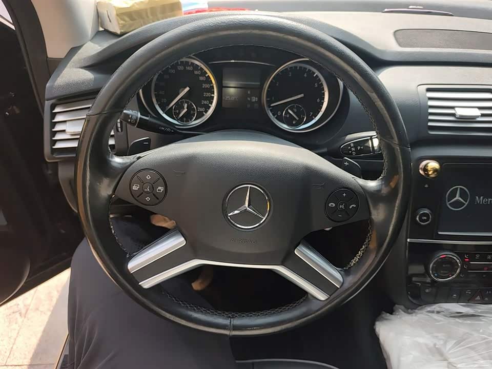 Mercedes-Benz R-class