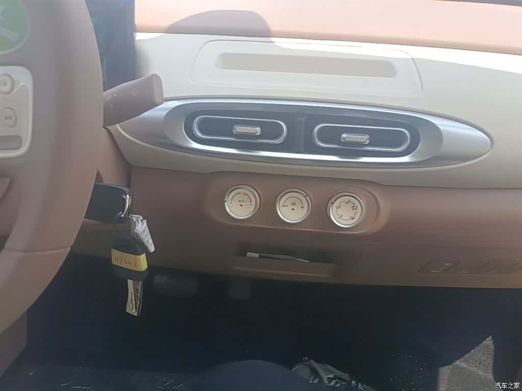 Wuling MINIEV, 2026 13
