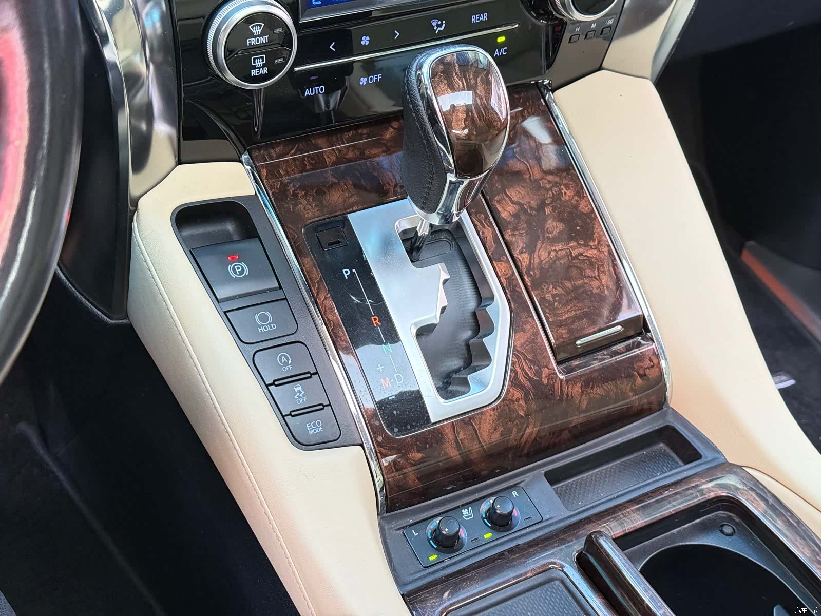 Toyota Alphard, 2018 13