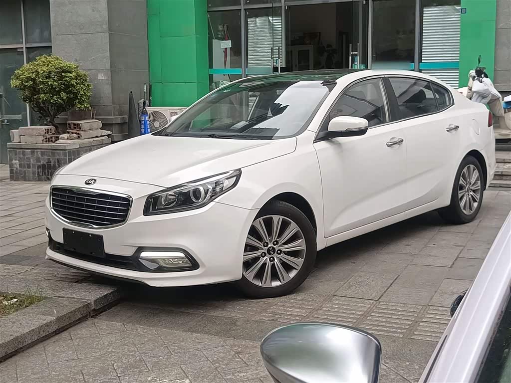 Kia K4 2015 1.8L AT GLS Special