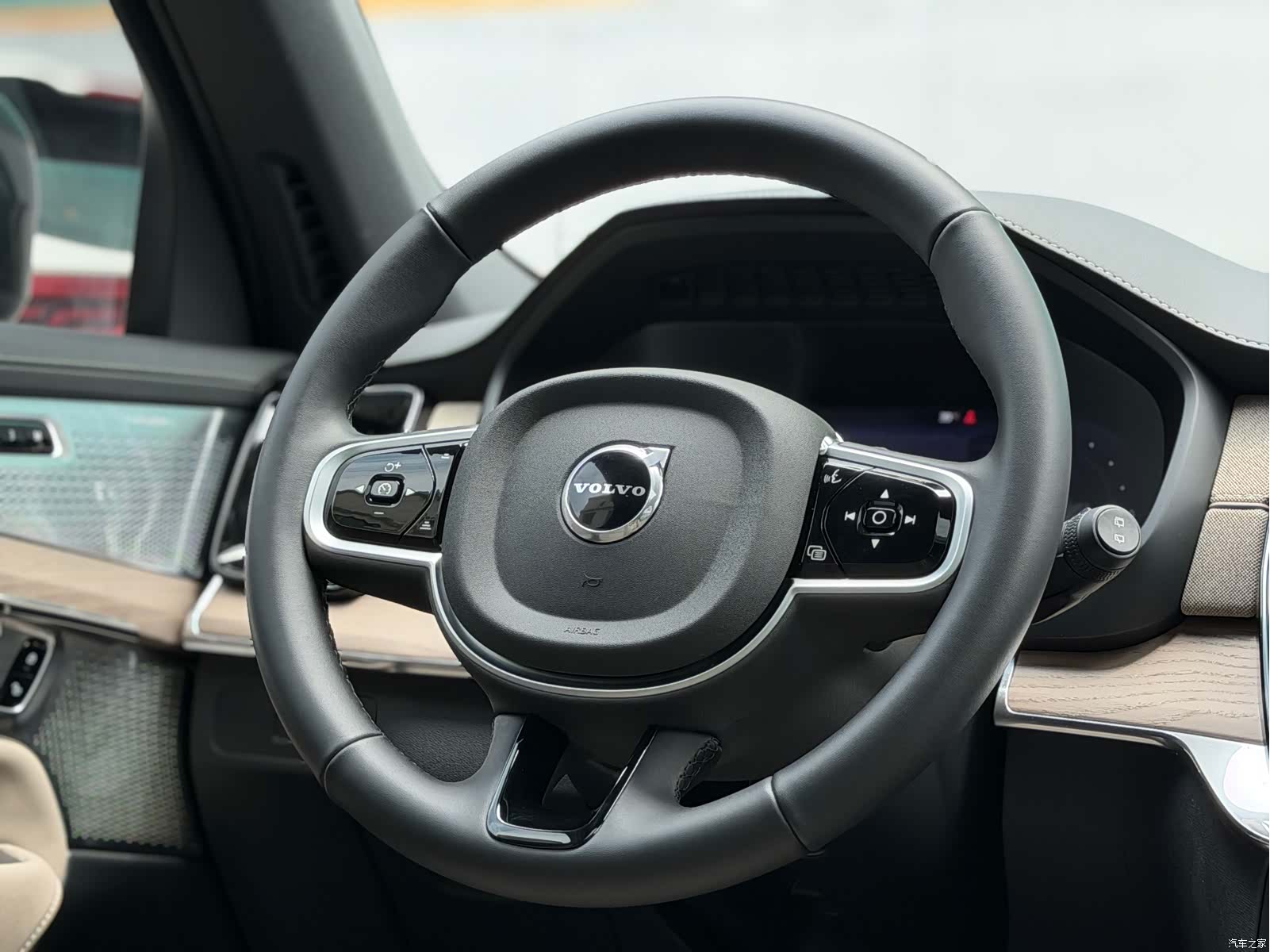 Volvo XC90, 2025 9