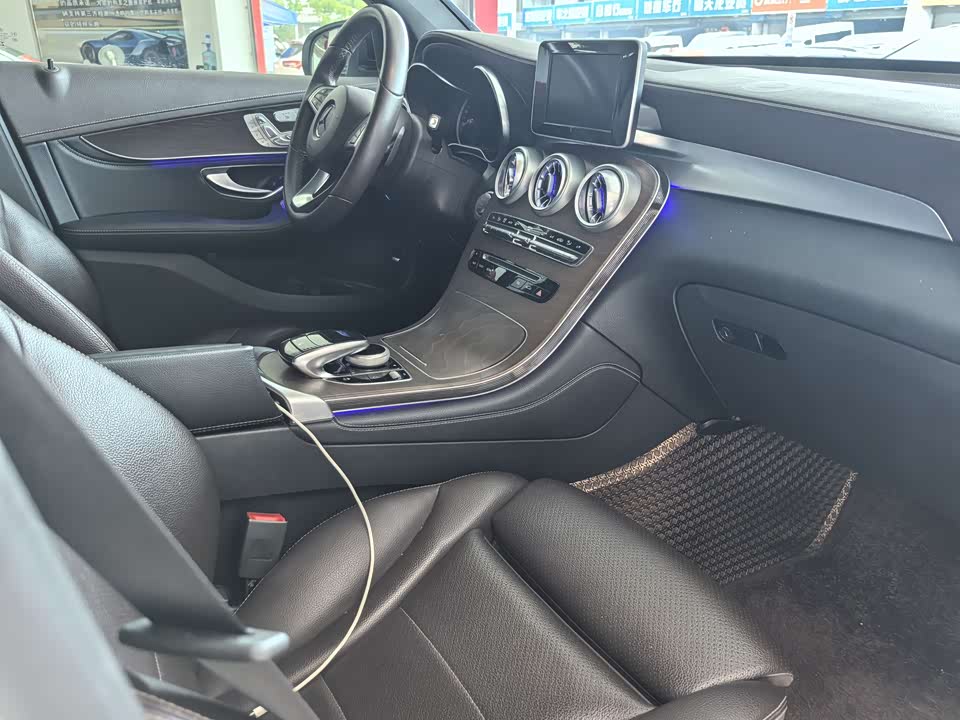 Mercedes-Benz GLC Mercedes-Benz GLC