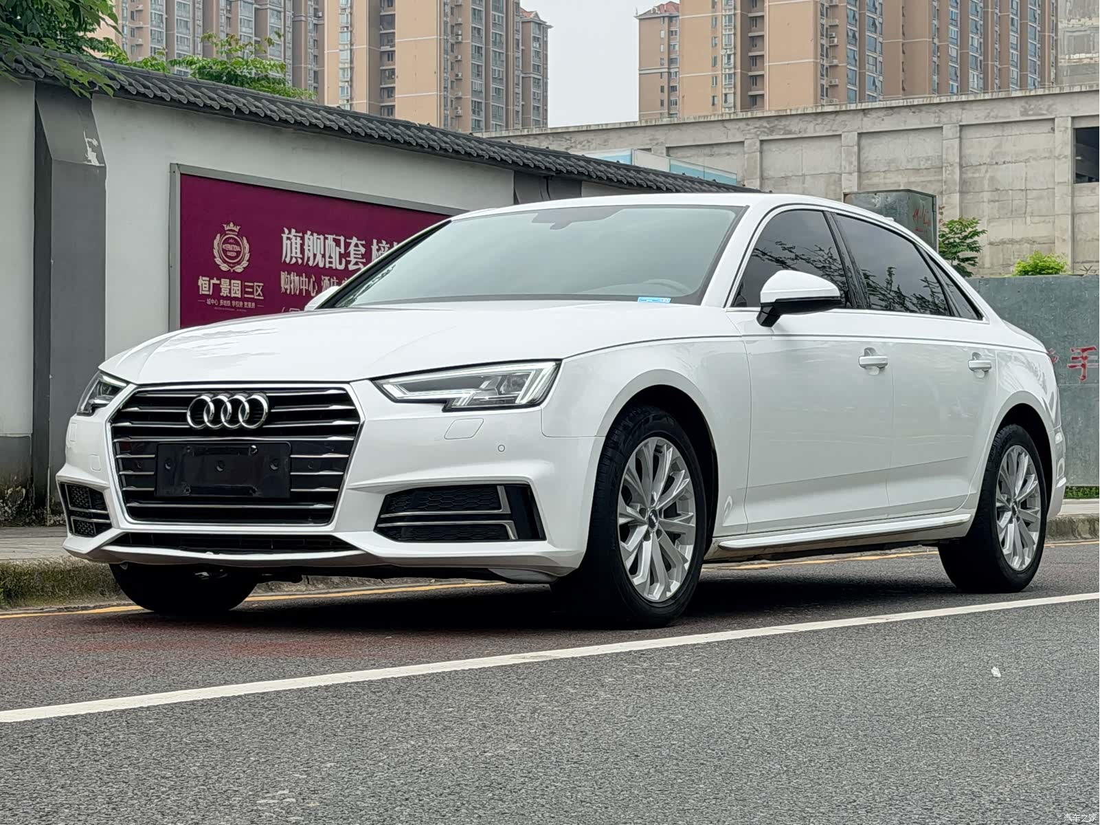 Audi A4L, 2019 1
