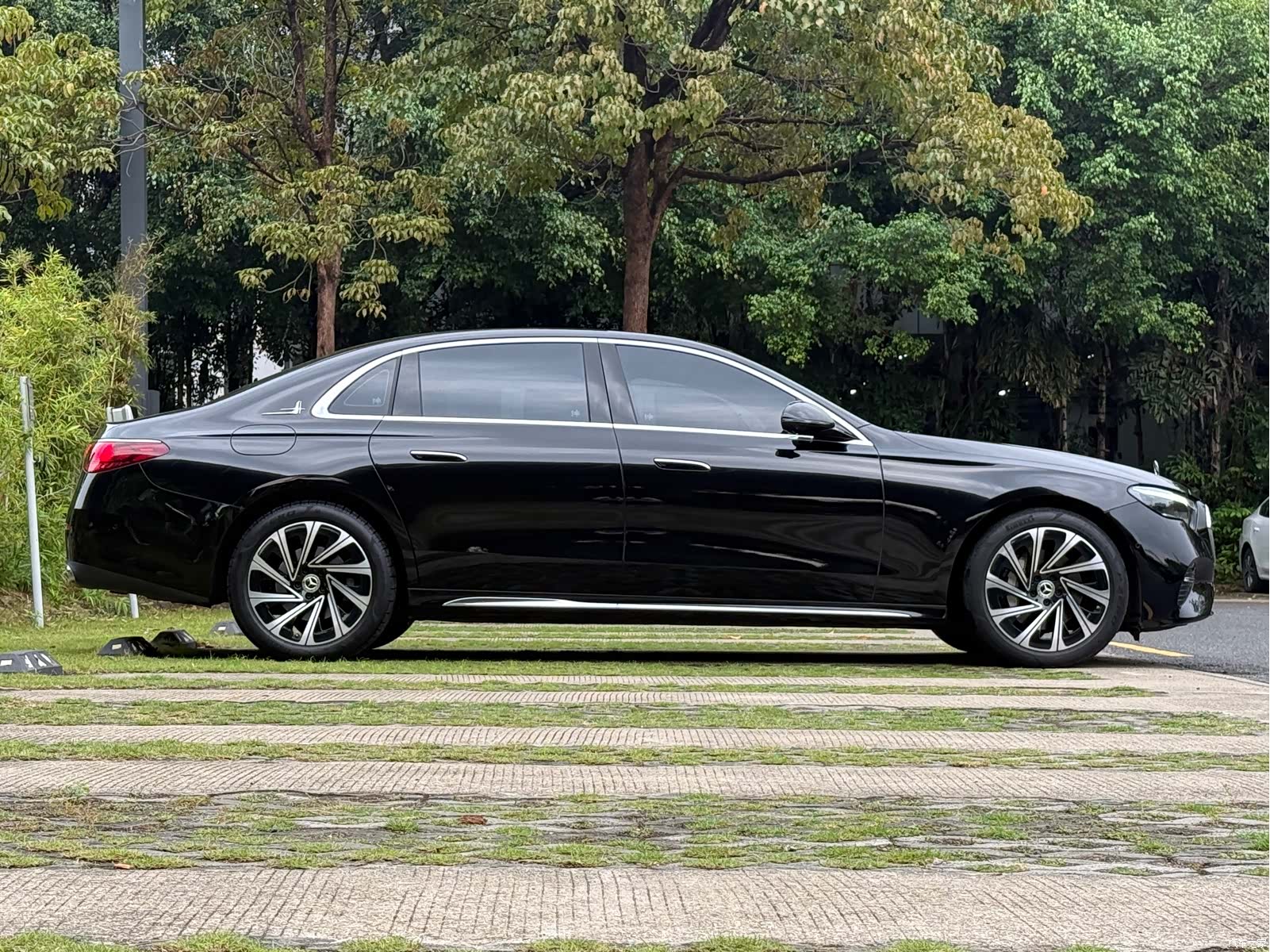 Mercedes-Benz E-Class, 2025 25