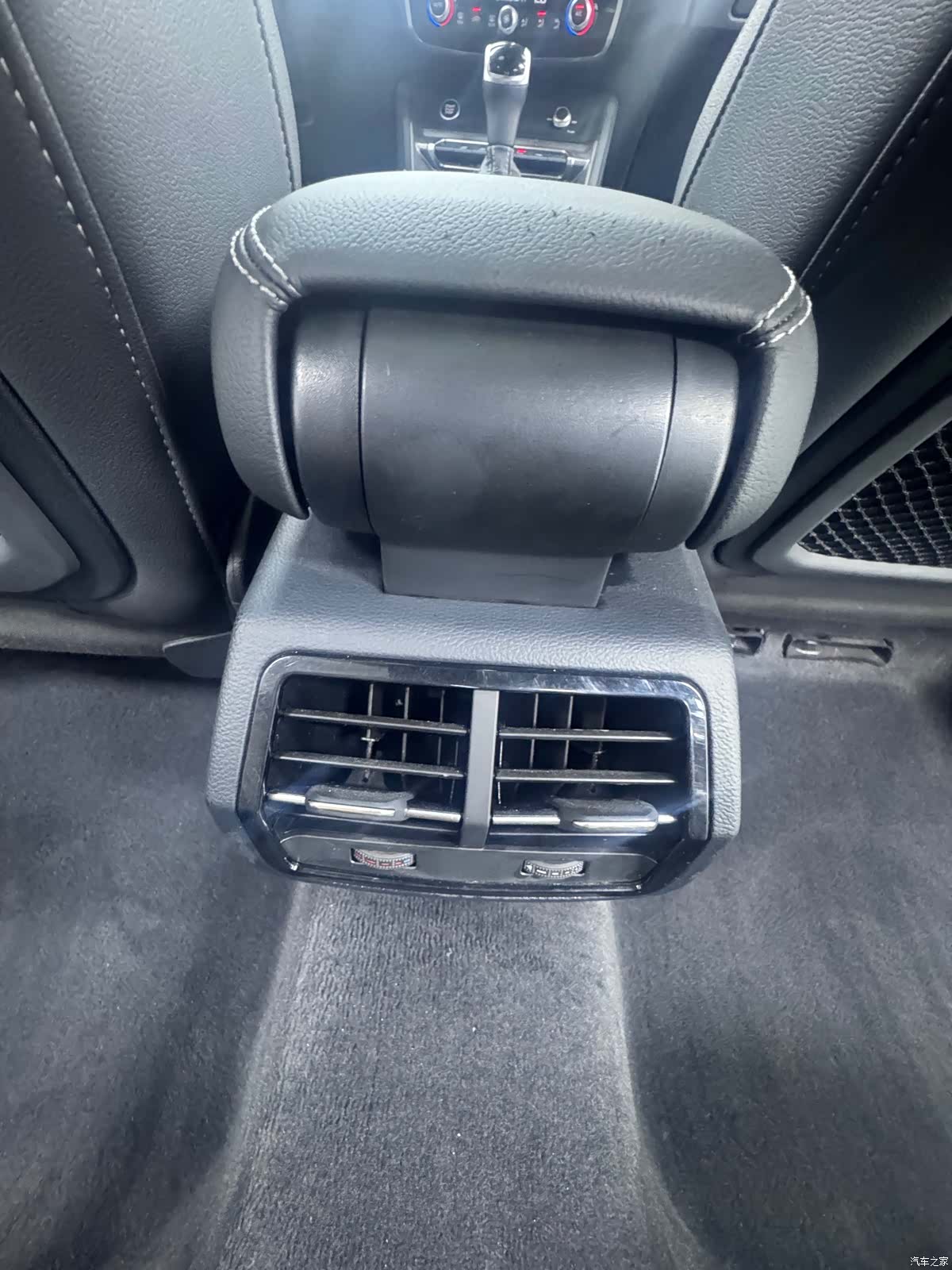 Audi Q3, 2022 10