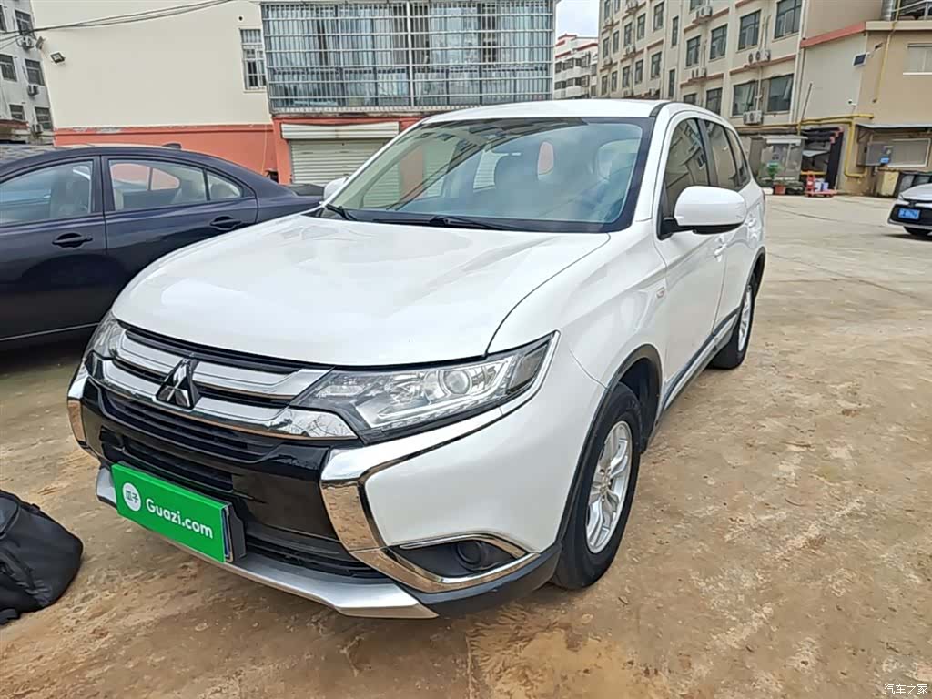 Mitsubishi Outlander, 2017 2