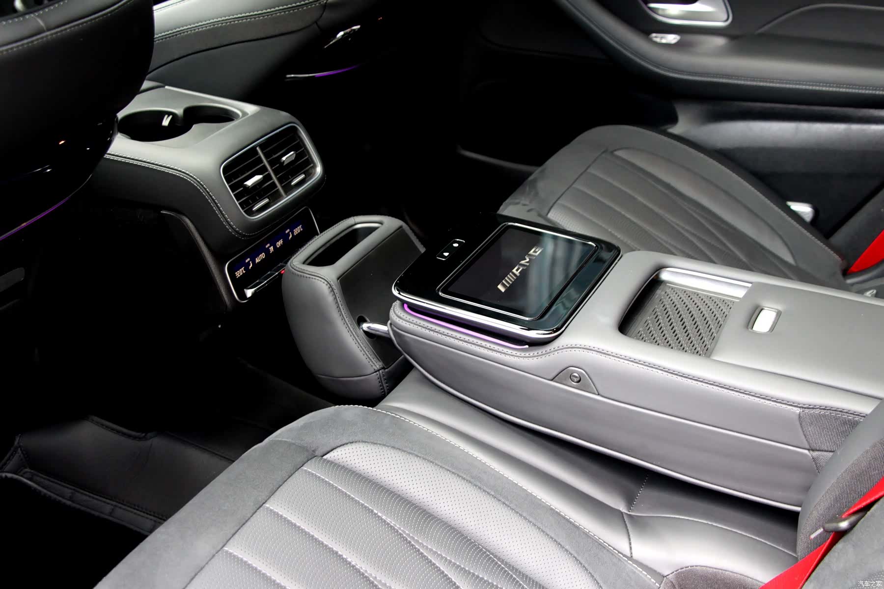 Mercedes-Benz GLS, 2024 16