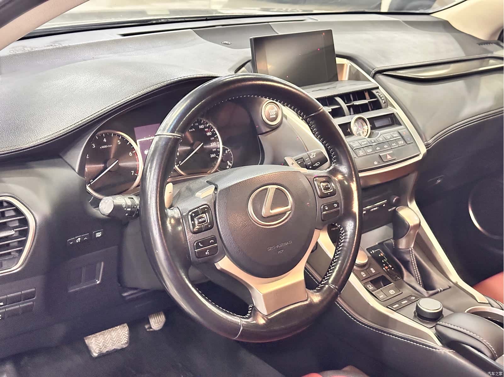 Lexus NX, 2017 4
