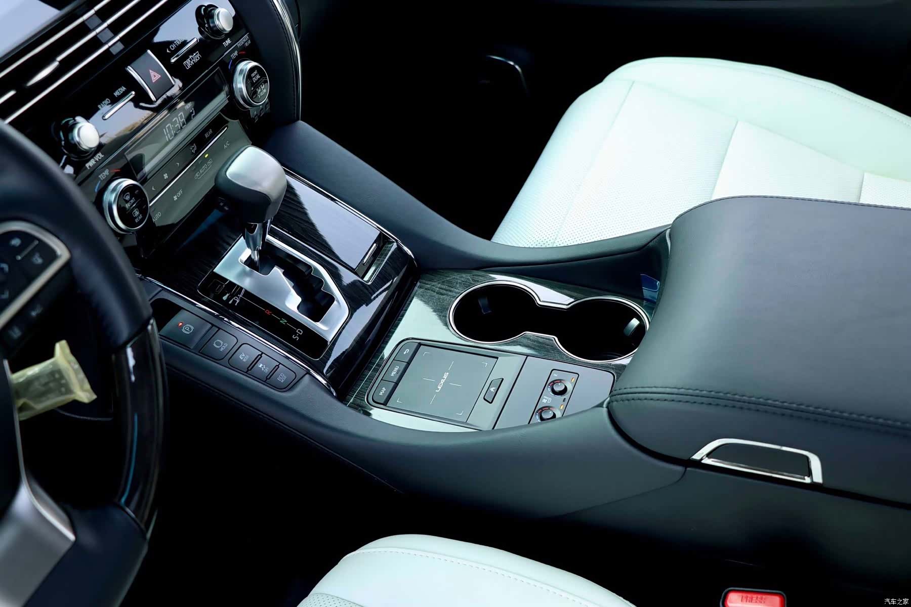Lexus LM, 2021 все фото