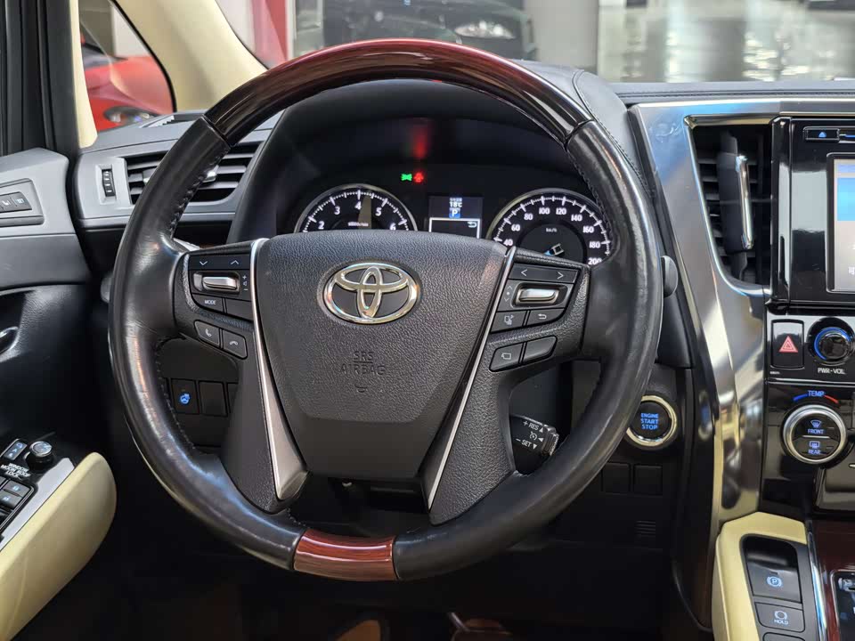 Toyota Elfa